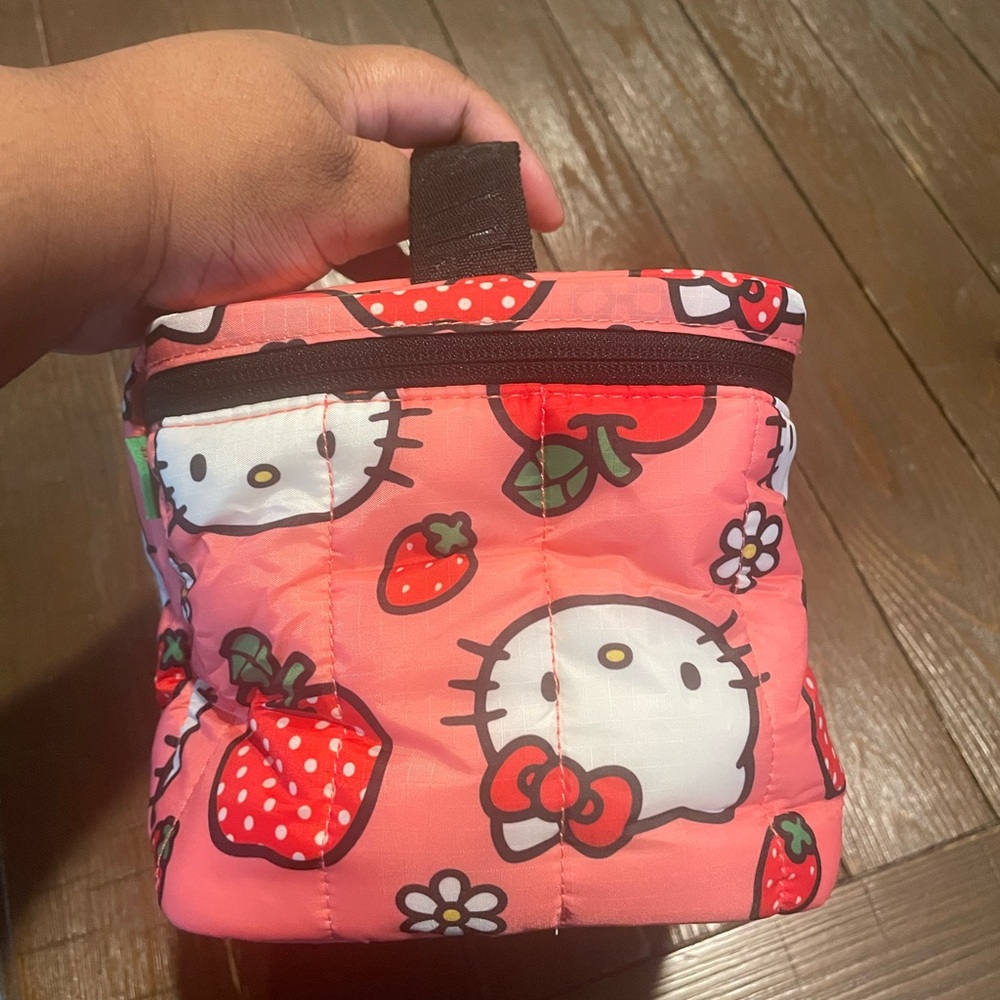 Baggu x Hello Kitty and Friends Puffy Lunch Bag - Picture 11 of 13